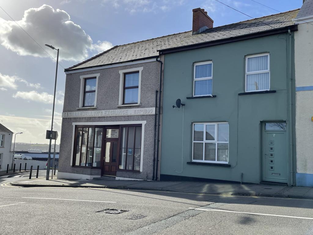 High St, Neyland, Milford Haven SA73 3 bed terraced house £190,000