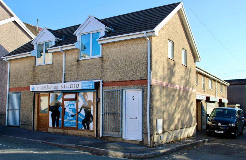 Francis Street, Brynmill, Swansea, SA1 6 bed semidetached house £325,000