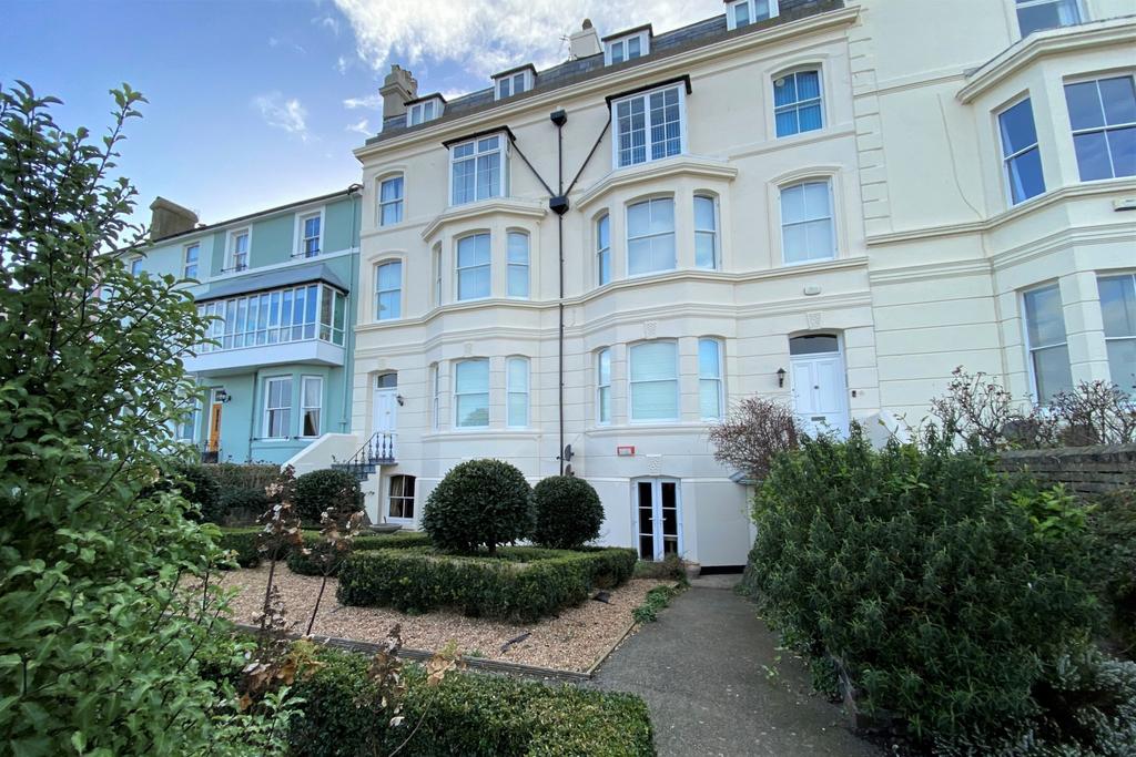 The Beach, Walmer, CT14 3 bed flat £395,000