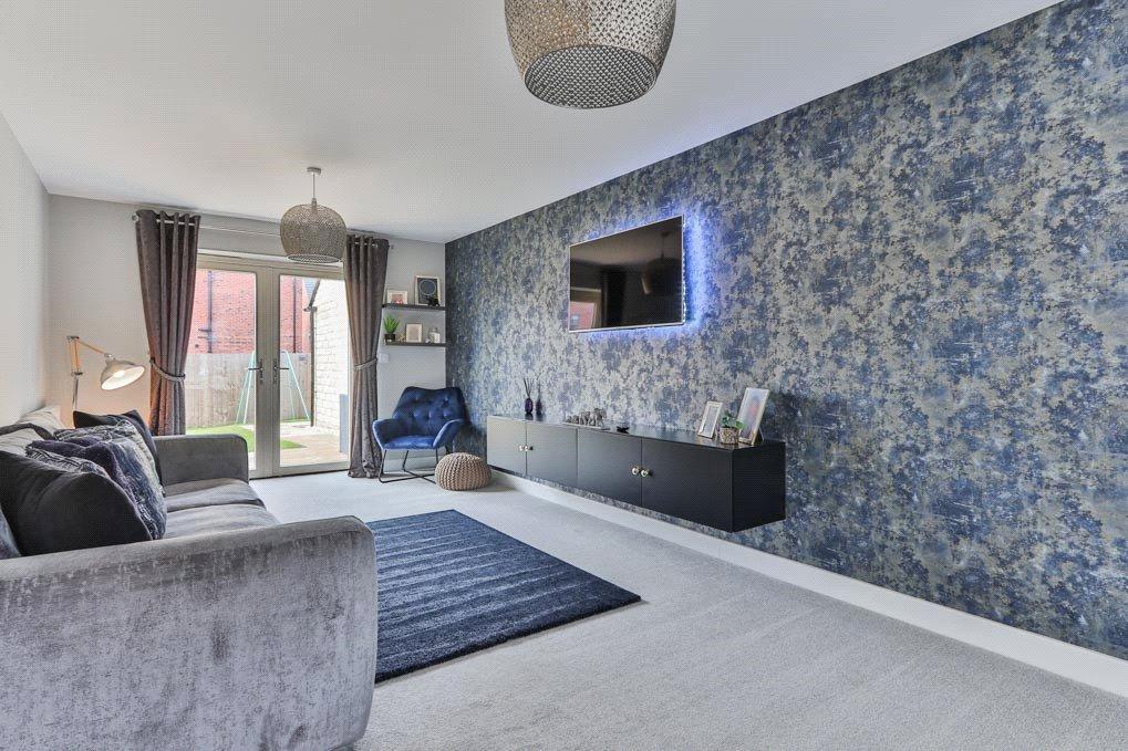 Kesteven Way, Kingswood, Hull, HU7 4 bed detached house £290,000