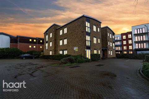 1 Romside Place, Romford, RM7 7EE