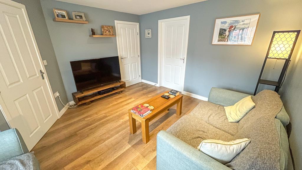 Scarborough Drive, NewtonLeWillows... 3 bed mews £200,000