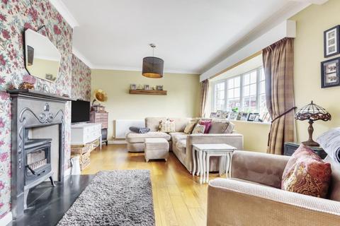 64 Mount Pleasant Close, Lightwater, GU18 5TR