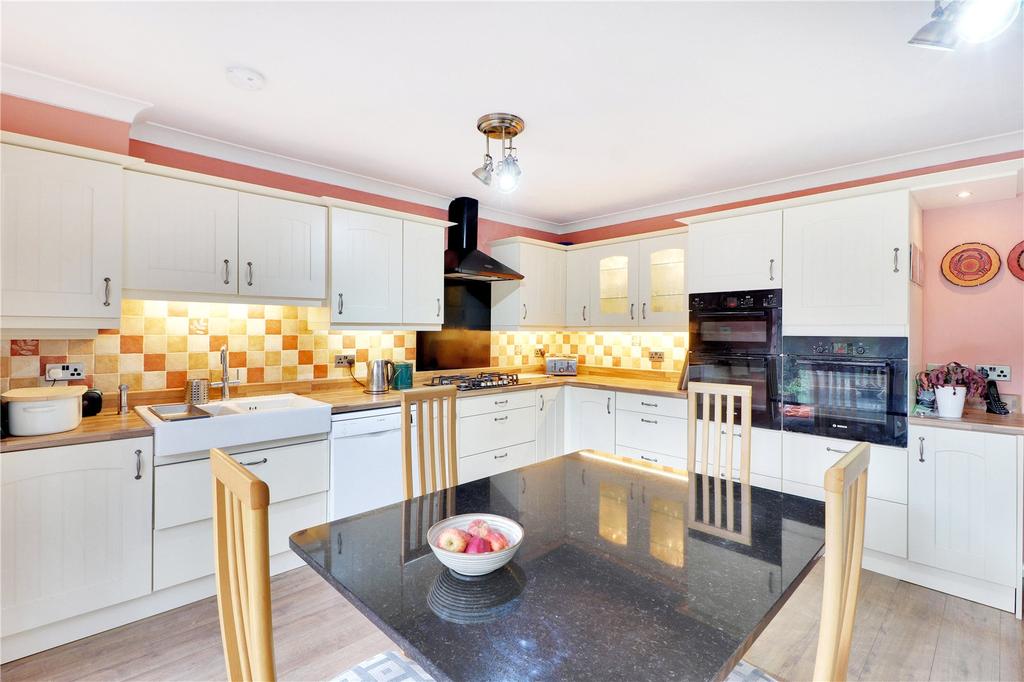 Old Downs, Hartley, Kent, DA3 5 bed detached house £875,000