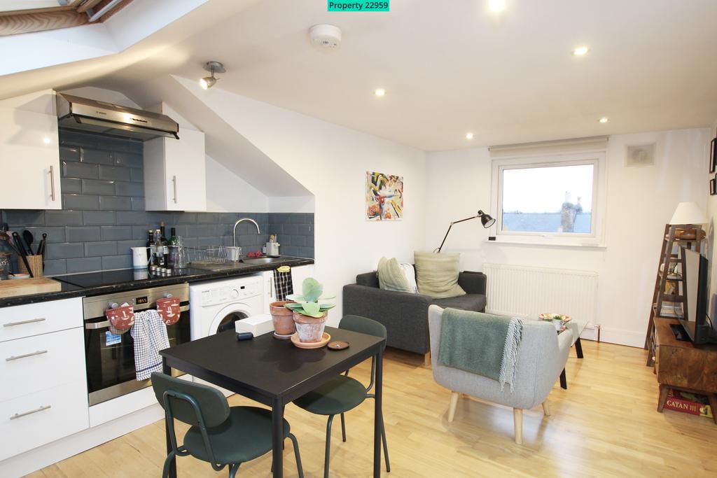 Apartment in London - View 3