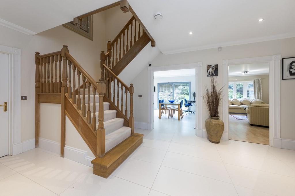 Green Lane, Cobham, KT11 6 bed detached house £2,100,000