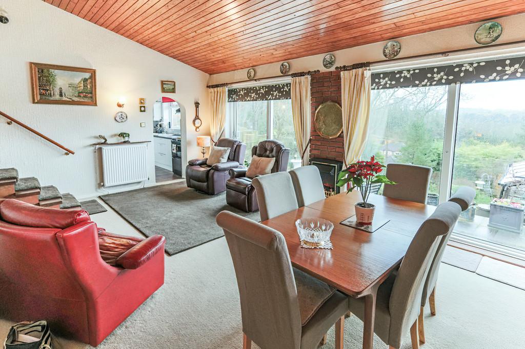 Bradmore Way, Coulsdon 2 bed detached bungalow £650,000