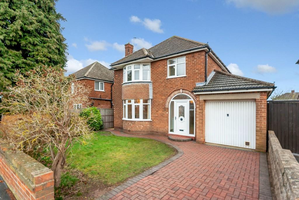 Western Avenue, Lincoln 3 bed detached house £1,100 pcm (£254 pw)