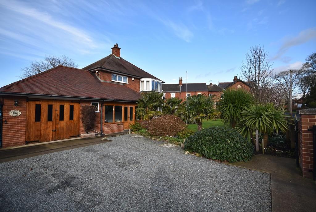 Hook Road, Goole 3 bed detached house £390,000