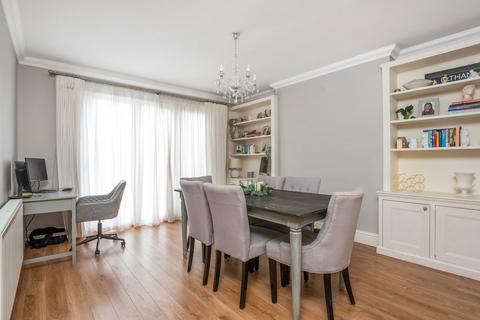 324 Avery Hill Road, London, SE9 2JN