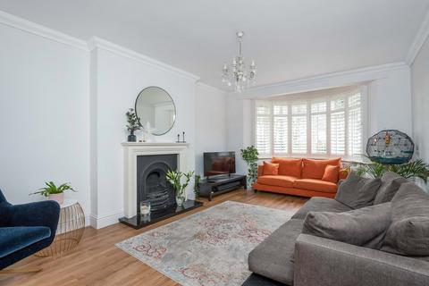 324 Avery Hill Road, London, SE9 2JN