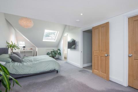 324 Avery Hill Road, London, SE9 2JN