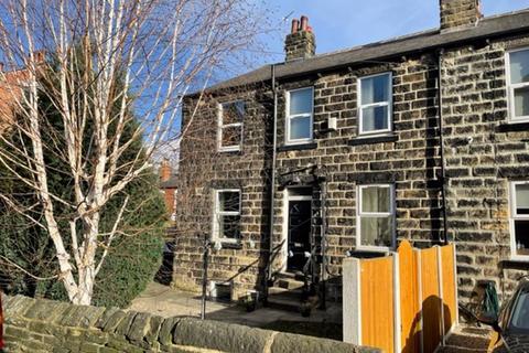 3 bedroom terraced house to rent, Cross Chapel Street, Leeds