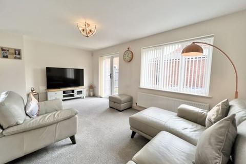 18 Becklands Avenue, New Waltham, Grimsby, DN36 4FA