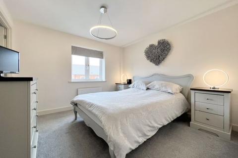 18 Becklands Avenue, New Waltham, Grimsby, DN36 4FA