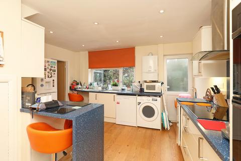 7 Glebe Way, Hanworth, Feltham, TW13 6HJ