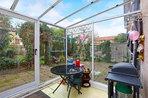 7 Glebe Way, Hanworth, Feltham, TW13 6HJ