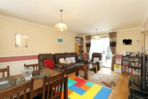 7 Glebe Way, Hanworth, Feltham, TW13 6HJ