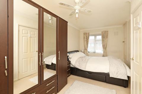 7 Glebe Way, Hanworth, Feltham, TW13 6HJ
