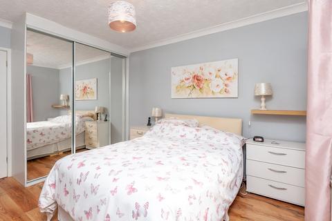 15 Avery Square, Haydock, St Helens, WA11 0XB