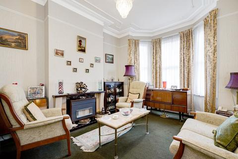 40 Thorney Hedge Road, London, W4 5SD