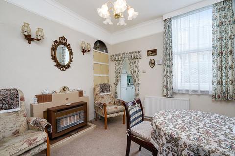 40 Thorney Hedge Road, London, W4 5SD