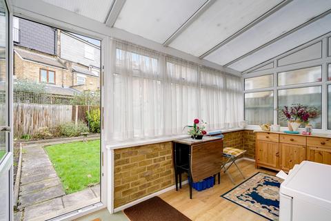 40 Thorney Hedge Road, London, W4 5SD