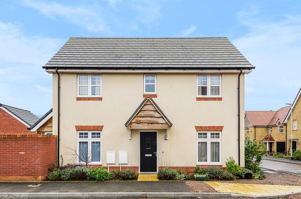 Emerald Crescent, Abbey Farm... 3 bed detached house £375,000