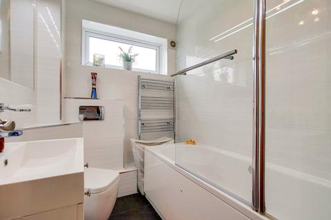 35 Azalea Close, London, W7 3QA