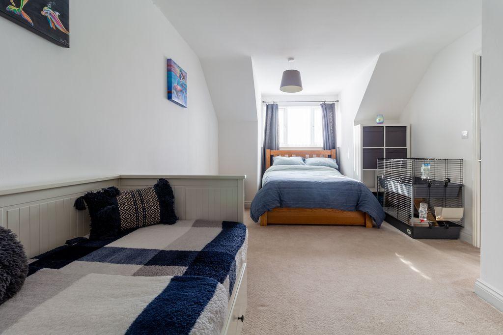 Bedroom 4 (Double)
