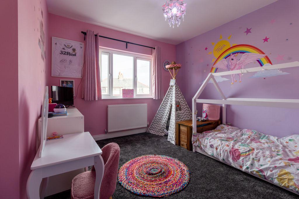 Bedroom 2 (Double)