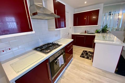 2 bedroom semi-detached house for sale, Town Lane, Idle, Bradford, BD10