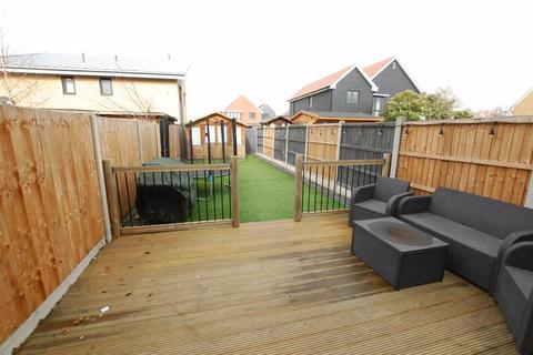 12 Birchfield, North Stifford, Grays, RM16 5UX