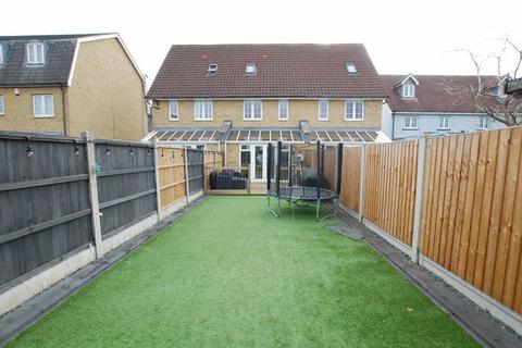 12 Birchfield, North Stifford, Grays, RM16 5UX