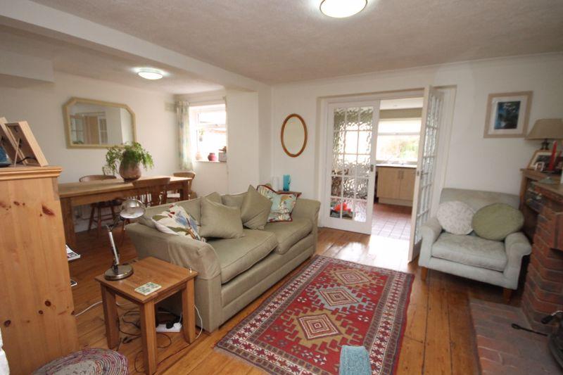 Lock Crescent KIDLINGTON 3 bed semidetached house £435,000