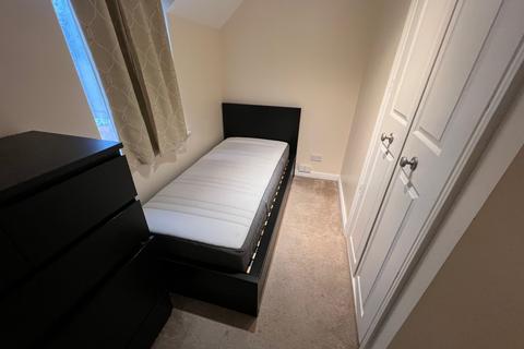 2 bedroom flat to rent - Flat , Whimbrell Court,  Swan Drive, London