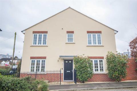 1 Whitley Link, Chelmsford, CM2 9FX