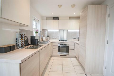 1 Whitley Link, Chelmsford, CM2 9FX