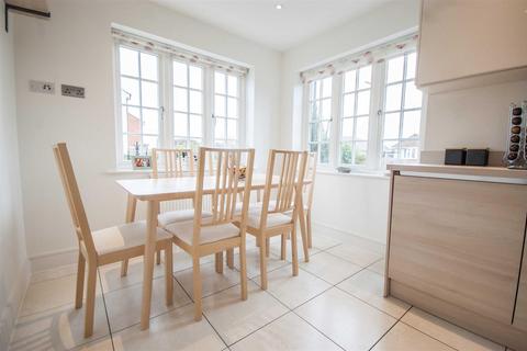 1 Whitley Link, Chelmsford, CM2 9FX