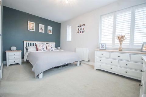 1 Whitley Link, Chelmsford, CM2 9FX