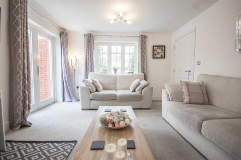 1 Whitley Link, Chelmsford, CM2 9FX