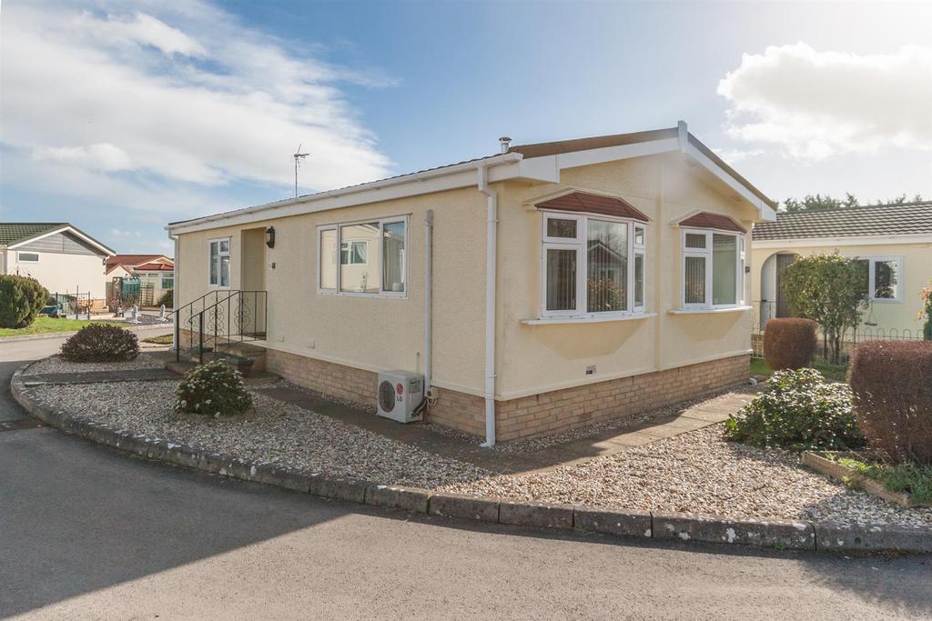 Lillybrook Estate, Lyneham SN15 2 bed park home for sale £139,950