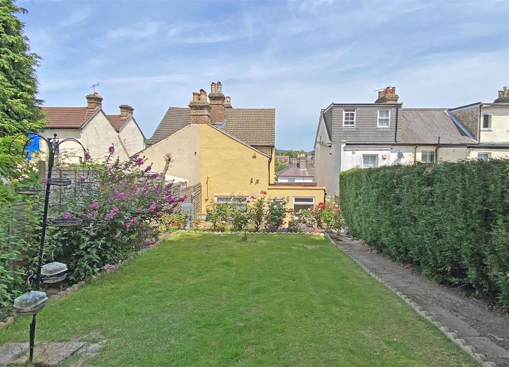 Grovehill Road, Redhill 3 bed semidetached house for sale £525,000