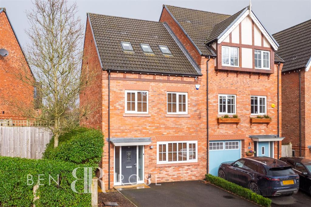 Duxbury Manor Way, Chorley 4 bed semidetached house £279,995