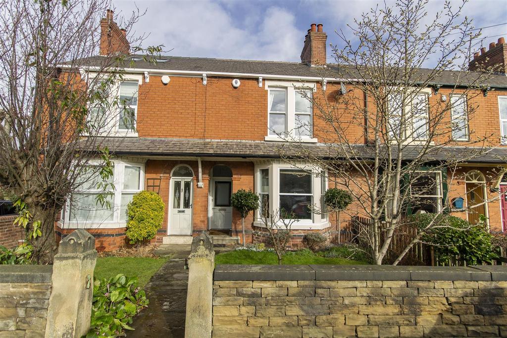 Ashgate Road, Chesterfield 2 bed terraced house £295,000