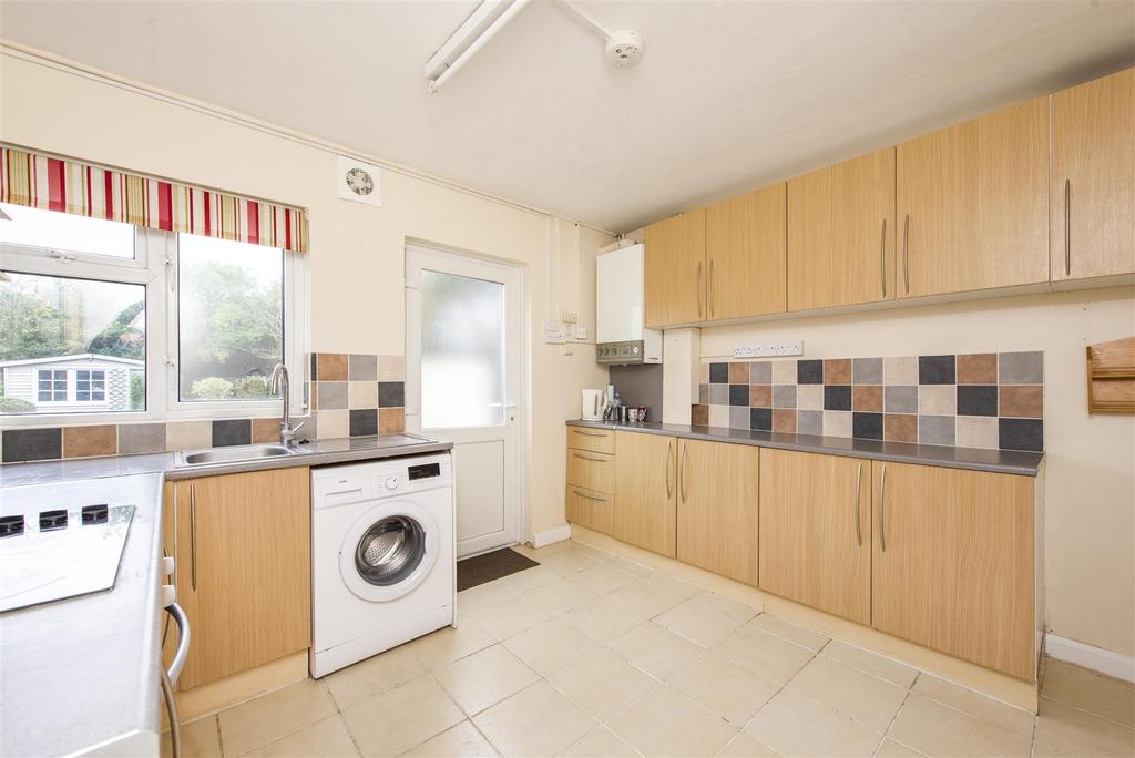 Twining Avenue, Twickenham 3 bed end of terrace house £1,795 pcm (£