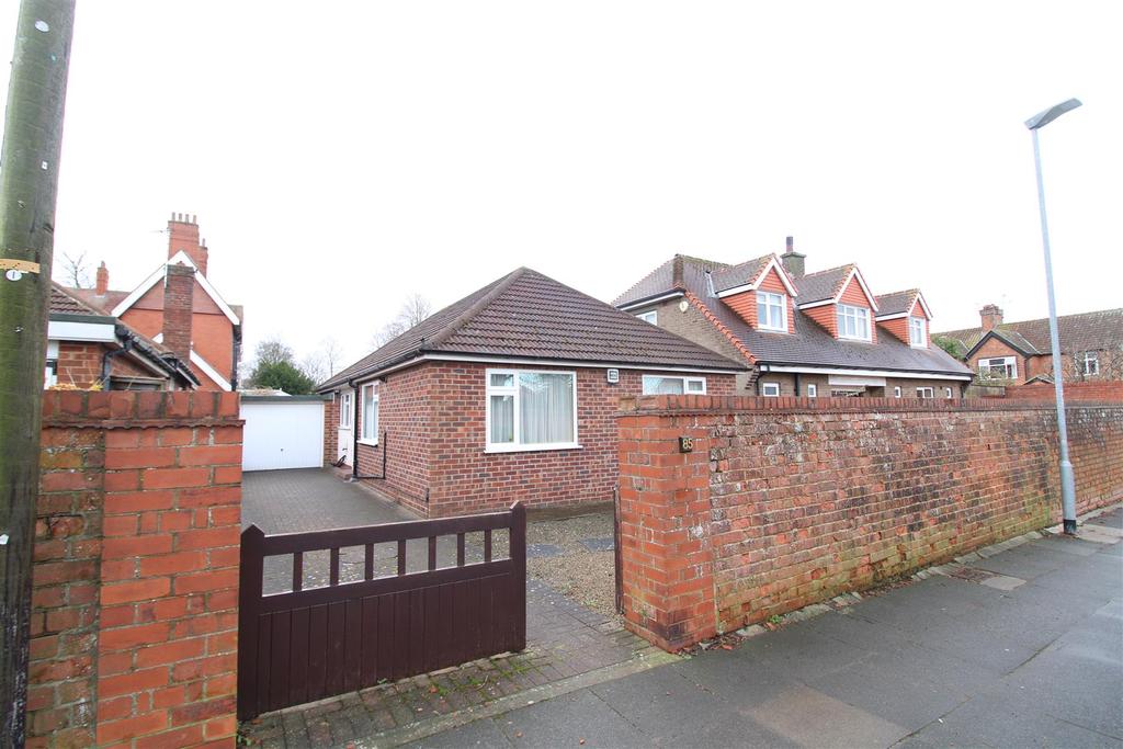 Cleveland Terrace, Darlington 3 bed detached bungalow £275,000