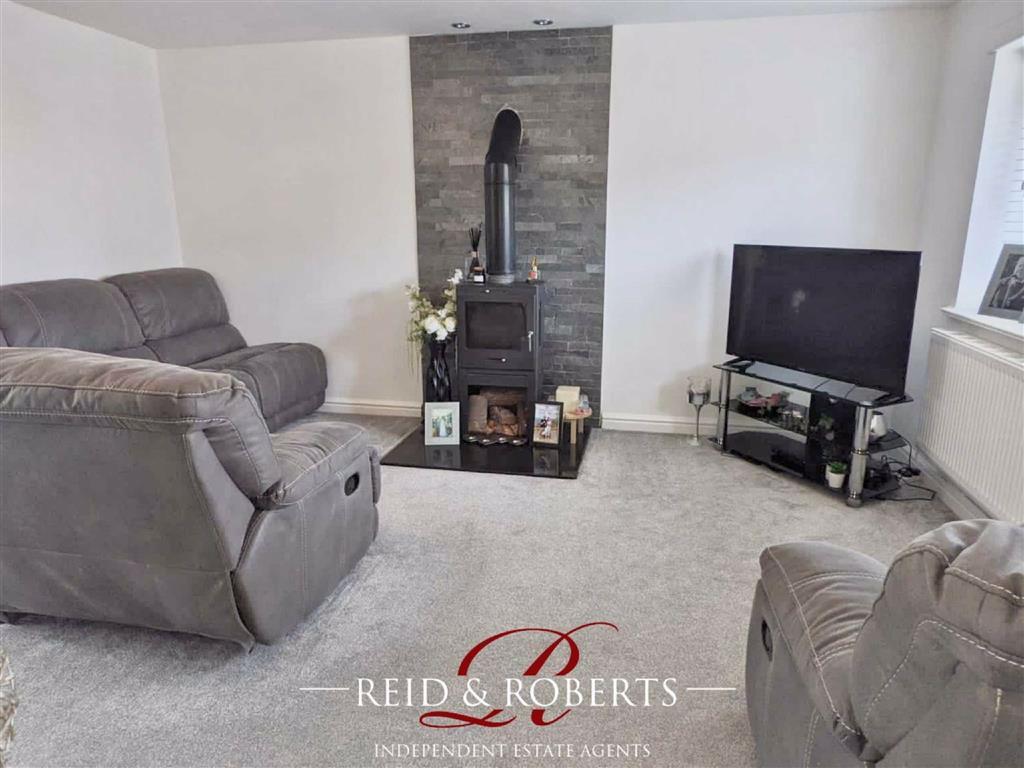 Taynton Close, Connah's Quay, Flintshire 3 bed semidetached house £175,000