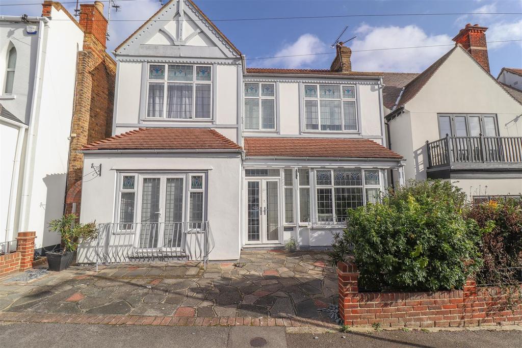 Cliff Road, LeighOnSea 4 bed detached house £925,000