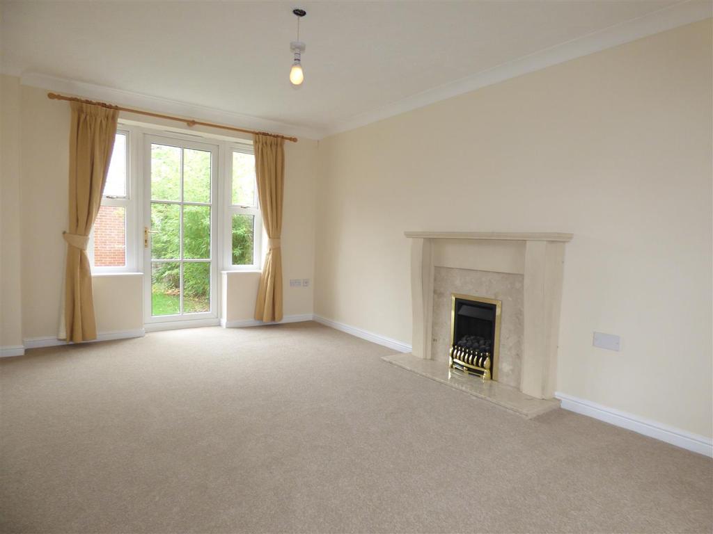 St. Peters Way, StratfordUponAvon 3 bed detached house £1,150 pcm
